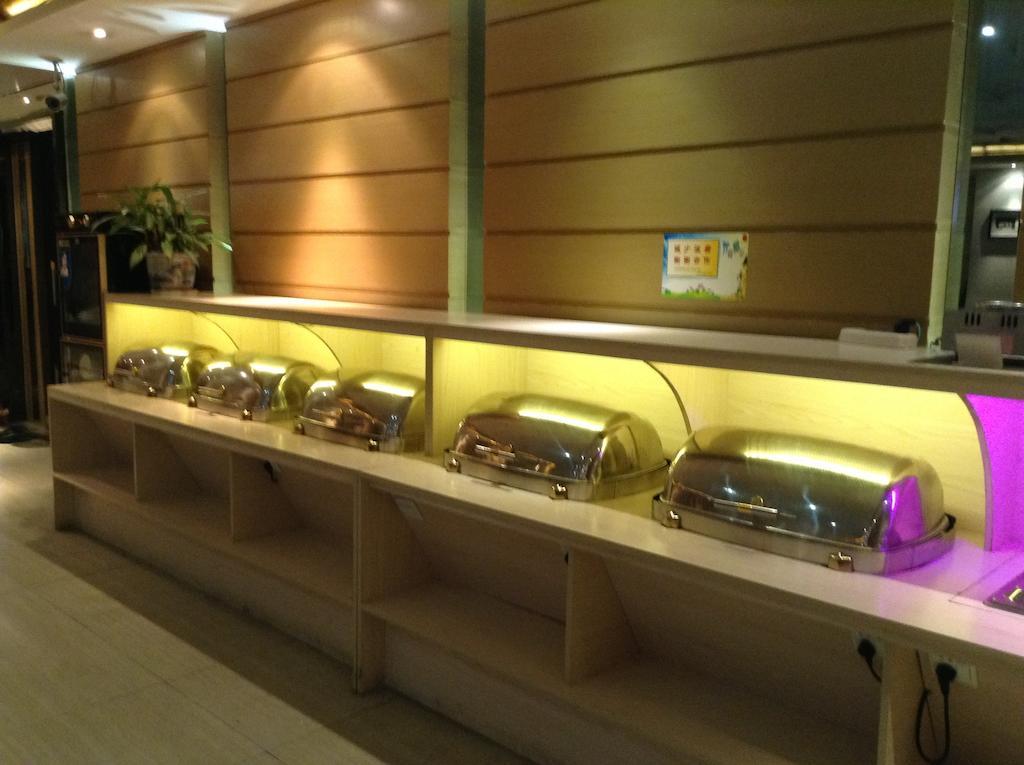 Отель Shenzhen Baoan Luxe Manor Экстерьер фото